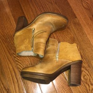 ALDO Tan suede & distressed leather booties. US7.5